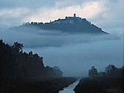 Motovun nella nebbia